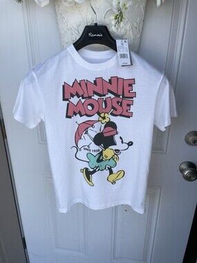 Women’s Small Disney Minnie Mouse Graphic T-Shirt - NWT